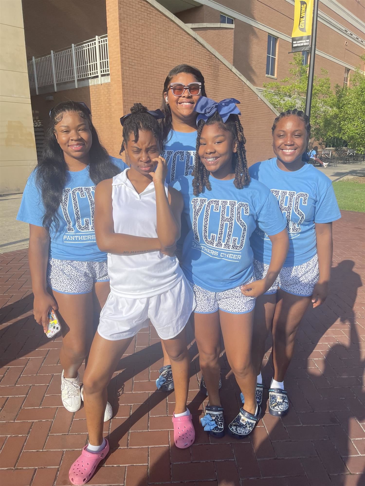 YCHS CHEERLEADERS